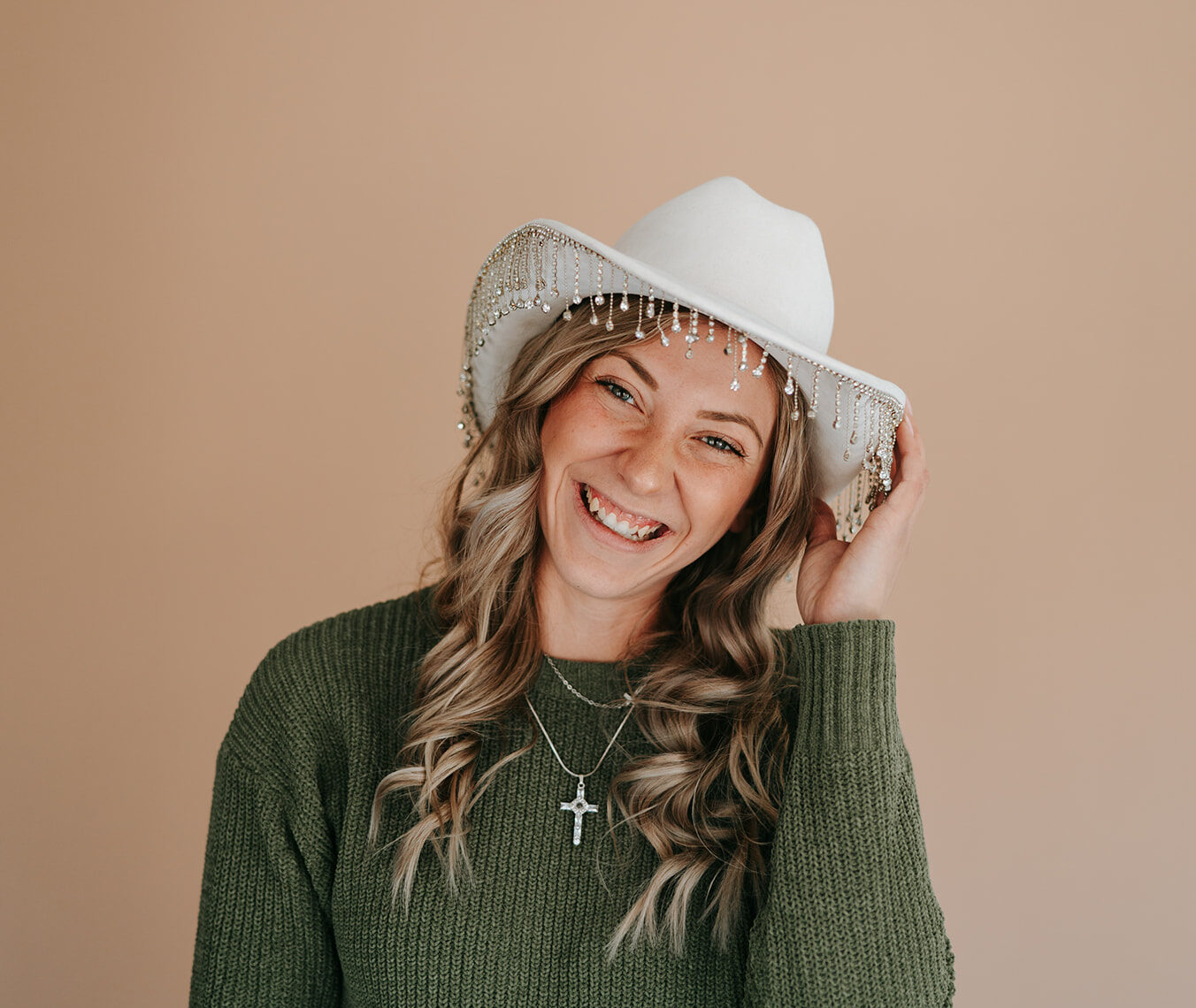 5 Things You Absolutely Need to Consider When Hiring Your Wedding Photographer